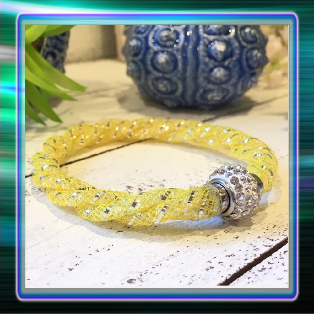 Diamond Mesh Magnet Bracelet - Picture 1 of 6
